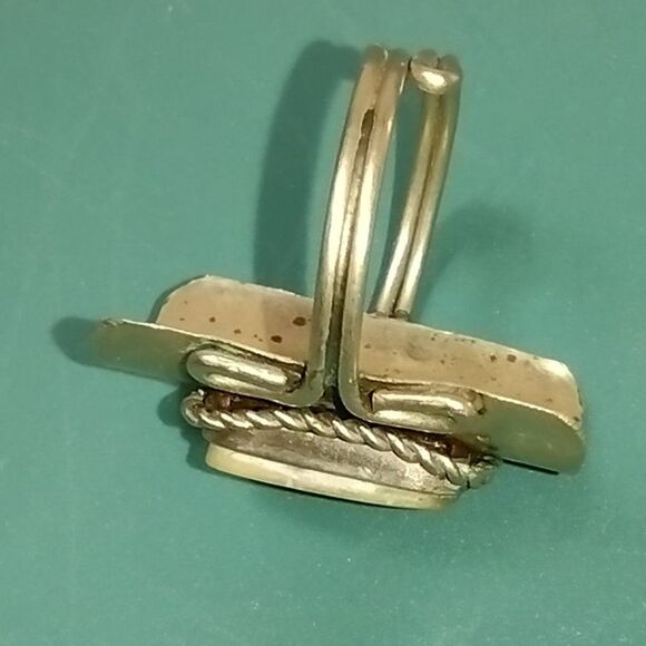 Vintage Silver Metal Ring with Square Cut Yellow Stone, in Rope Turn Setting - Picture 5 of 5